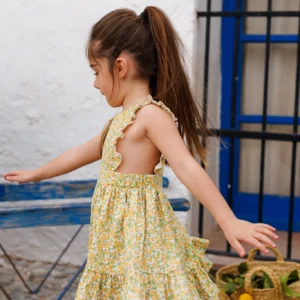 Niña con Vestido Devesa moda infantil artesanal de verano