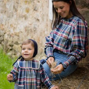 mama hijas vestidas igual