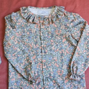 Blusa infantil estampada con flores