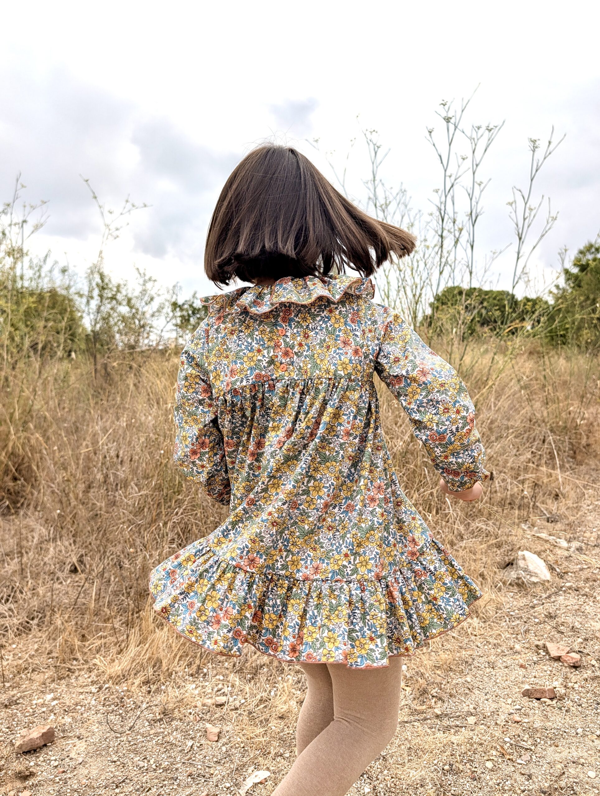 Vestido infantil Evelyne de manga larga con puño de volante