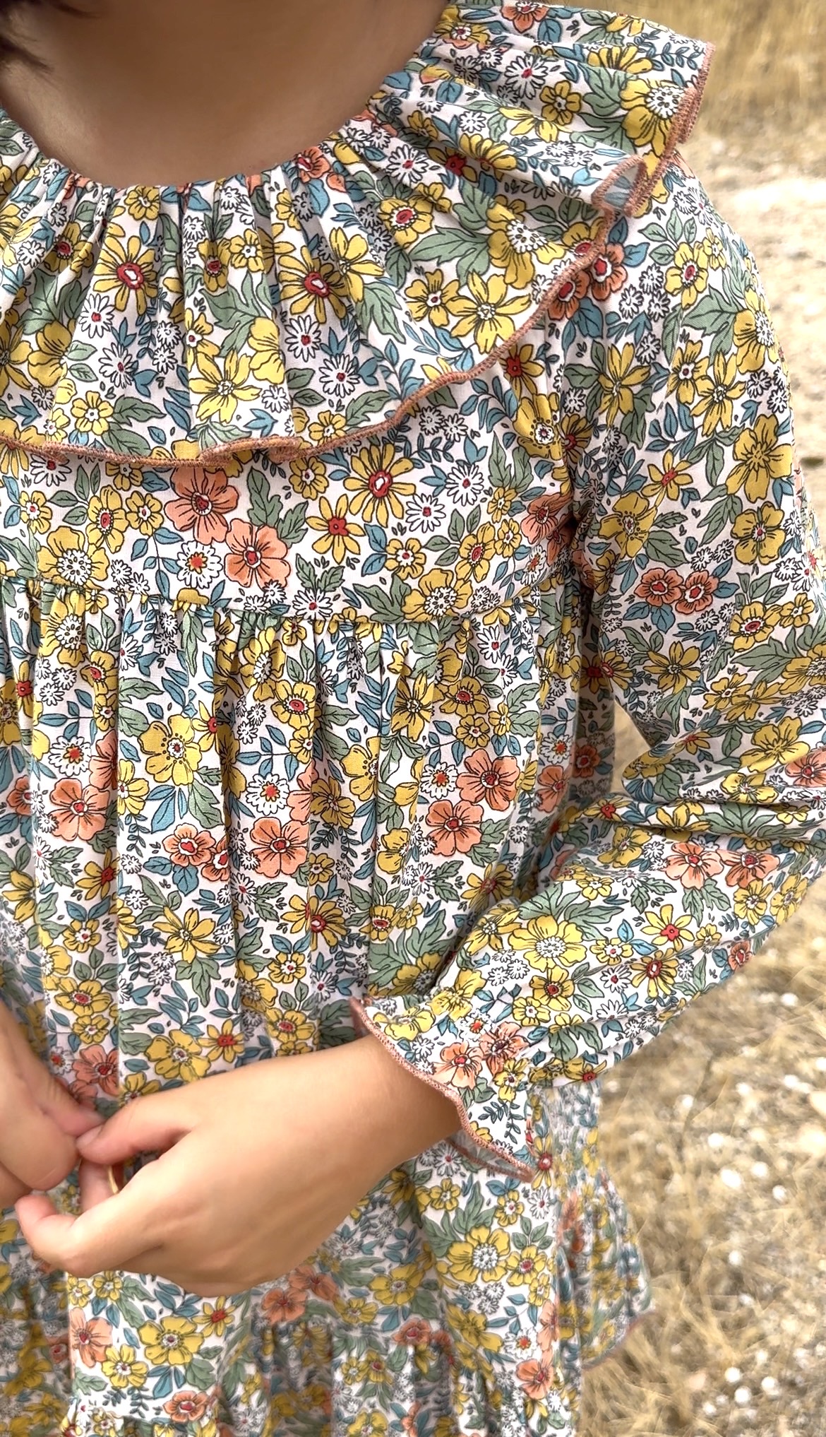 Vestido Evelyne hecho a mano en España, moda infantil artesanal